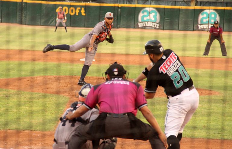 Tigres de Quintana Roo vencen 13-1 a Saraperos