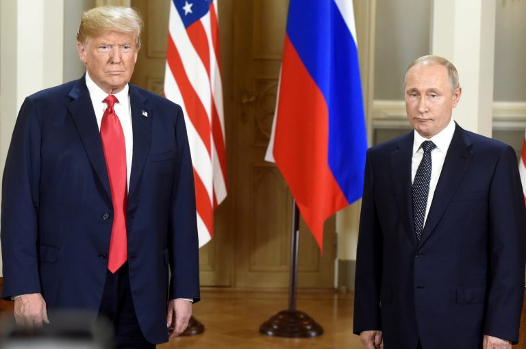 Trump y Putin inician primera reunión bilateral en Helsinki 