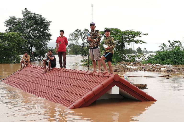 Varios muertos y cientos de desaparecidos al derrumbarse una presa en Laos