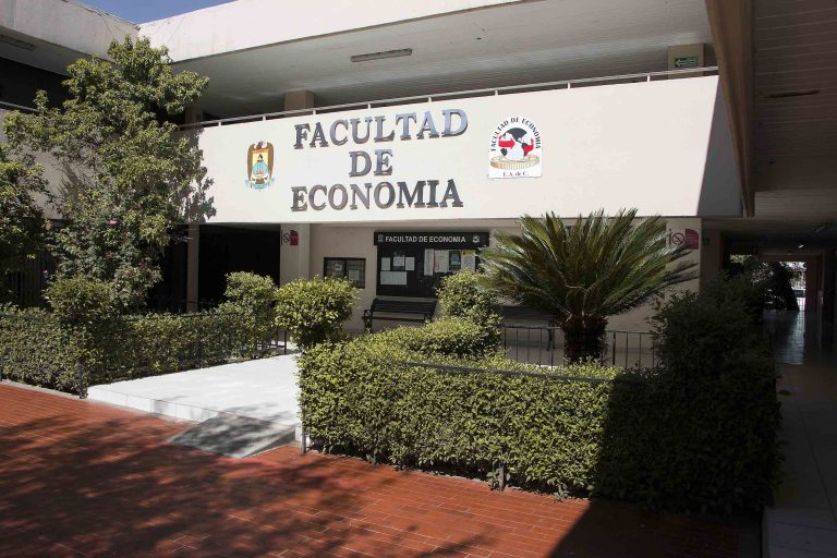 Facultad de Economía abre plaza para profesor de tiempo completo