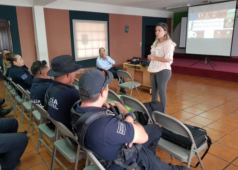 Instruyen a policías sobre perspectiva de género