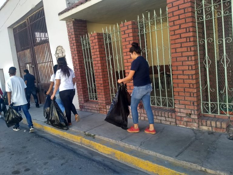 Jóvenes responden al reto de la basura