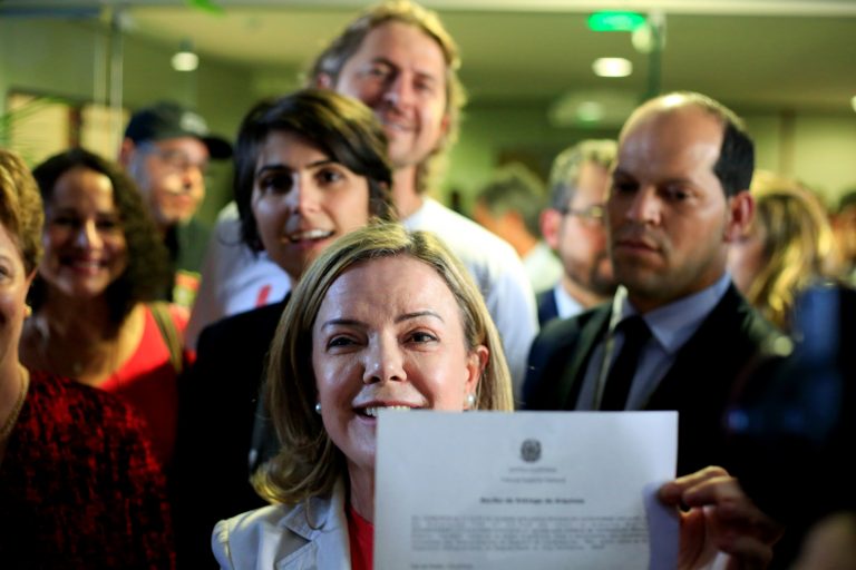 Registran 13 candidaturas para elecciones presidenciales en Brasil; el PT inscribe a Lula