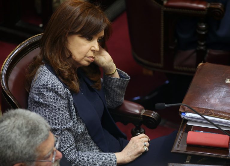 Allanan domicilios de Cristina Fernández por orden judicial 