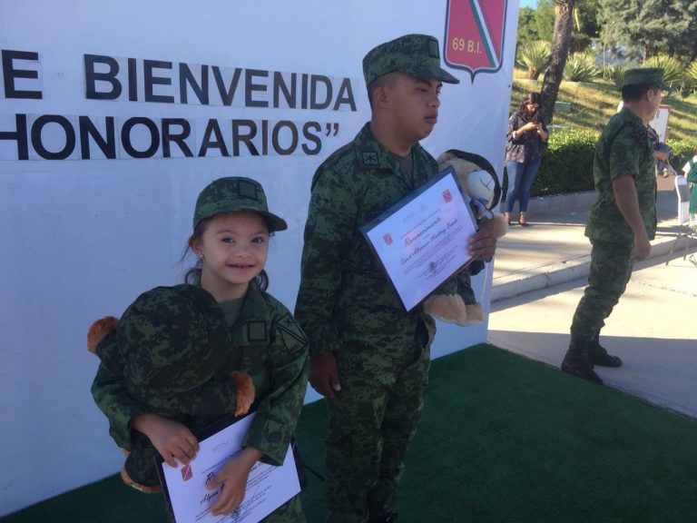 Alyssa y David, Soldados Honorarios por un día