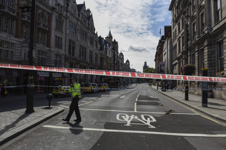 Amenaza terrorista sigue siendo severa en Reino Unido, dice vocero de Theresa May