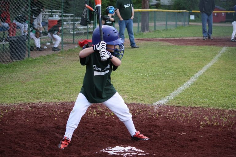 Peloteros, Conade y SEP impulsarán béisbol desde secundaria