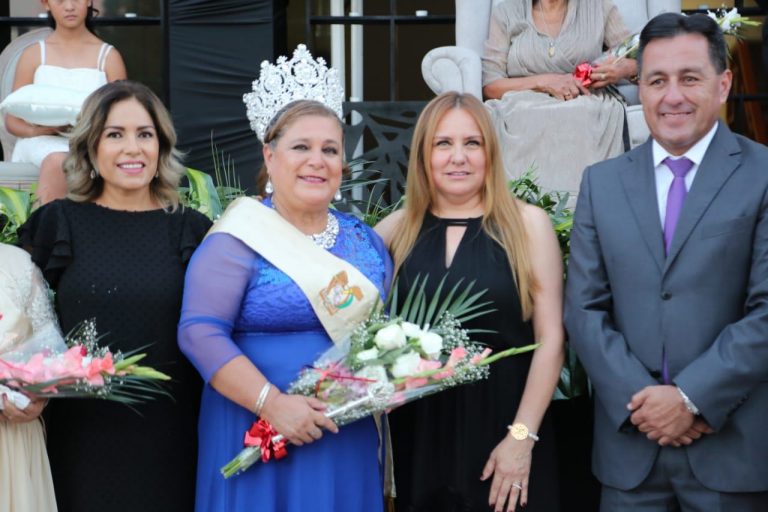 Corona presidenta del DIF Coahuila a Reina de los adultos mayores de Matamoros