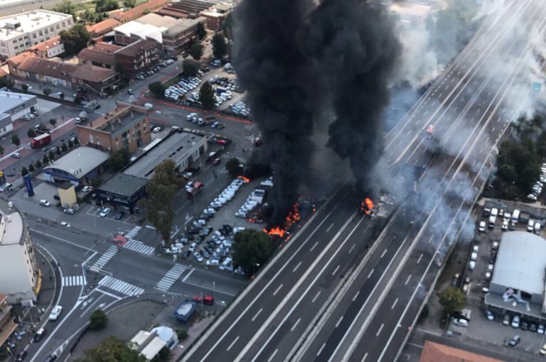 Explosión de camión cisterna deja 2 muertos y decenas de heridos en Bolonia, Italia 