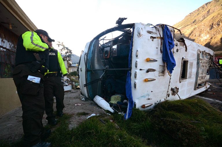 Fiscalía colombiana confirma evidencias de cocaína en bus accidentado en Ecuador 