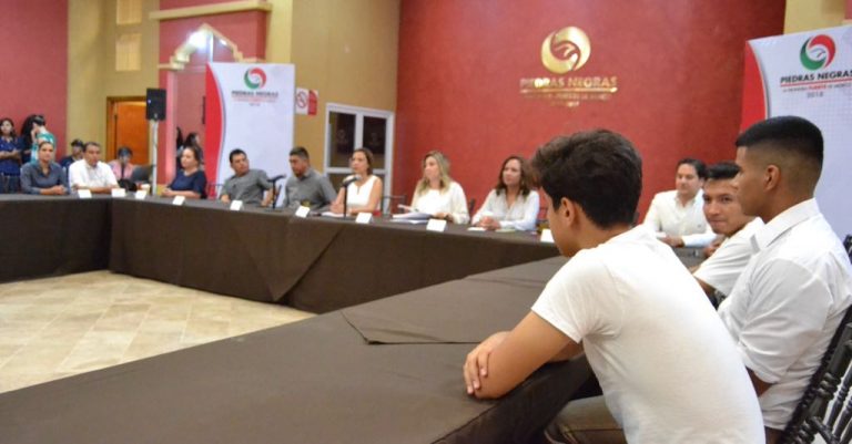 Participa Secretaría de Educación en Comité de Supervisión y Manejo de Becas Escolares