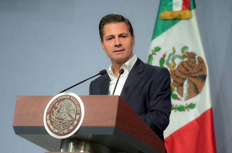 Peña Nieto gastó 20 mdd en 100 mil cuestionarios sobre ex gobernadores prófugos, AMLO, su imagen y hasta de la selección en el Mundial