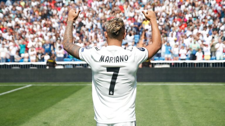 Presentan al delantero Mariano Díaz en el Real Madrid 