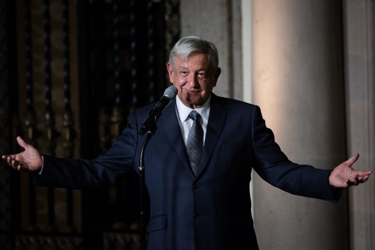 Seguridad personal de López Obrador estará conformada por equipo de profesionales sin armas 