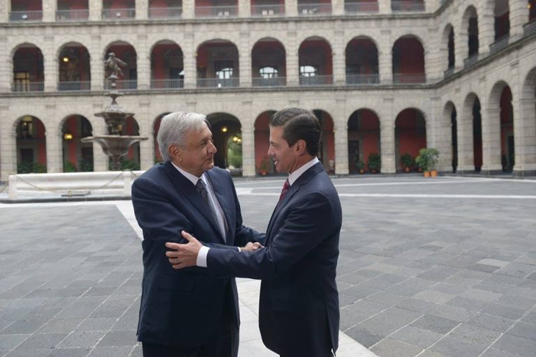 Se reúnen Peña Nieto y López Obrador; acuerdan acelerar creación de SSP y elección de fiscales