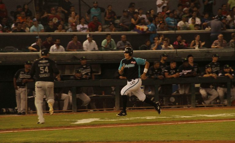 Sultanes derrota 9 a 3 a Saraperos