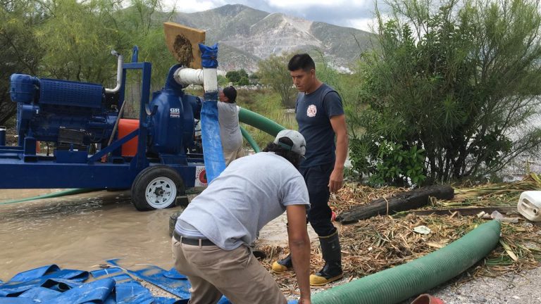 Estado y Municipio intensifican apoyo a afectados; trabajan para bajar nivel de Laguna en Torreón