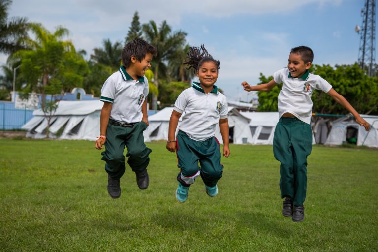 A un año de los terremotos, aún quedan acciones pendientes para garantizar los derechos de la niñez y la adolescencia afectada