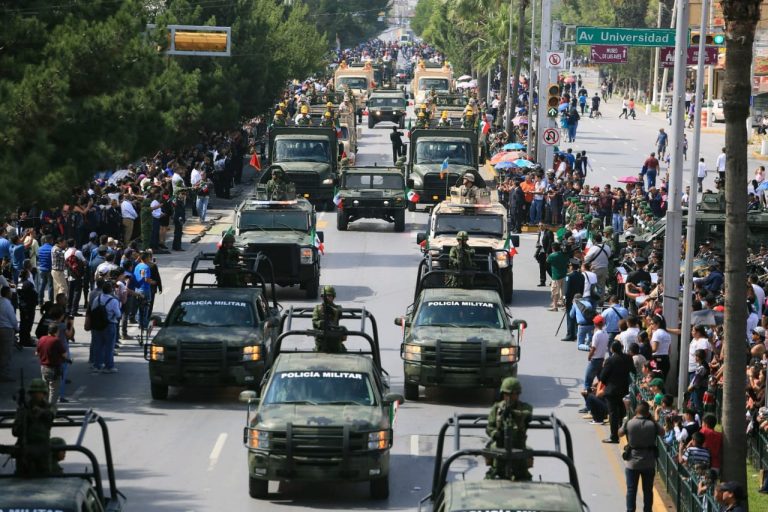 Conmemora Coahuila Independencia de México con desfile cívico militar