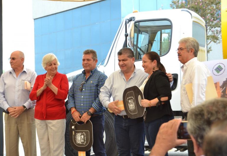 Reciben municipios de Cinco Manantiales equipo para servicio de recolección de basura