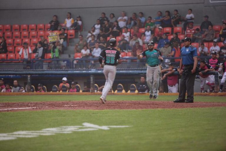 Saraperos se impone 8 a 7 a Rieleros y escapa con la serie