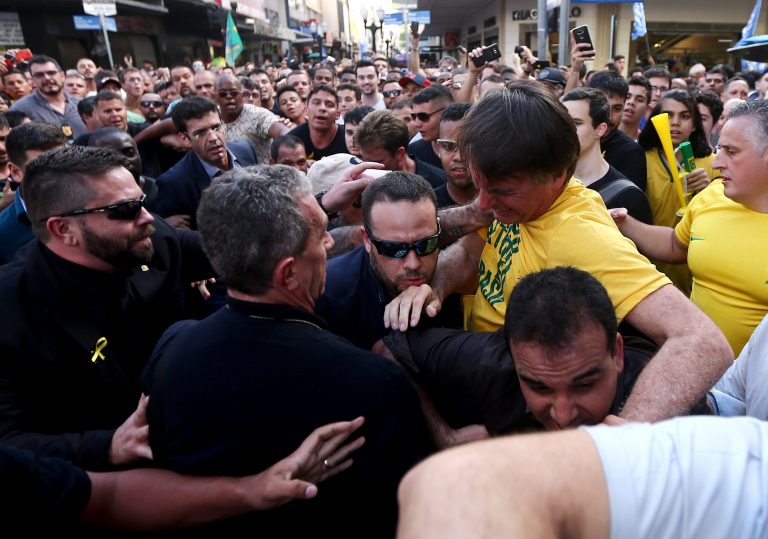 Candidato presidencial brasileño está en terapia intensiva tras ataque