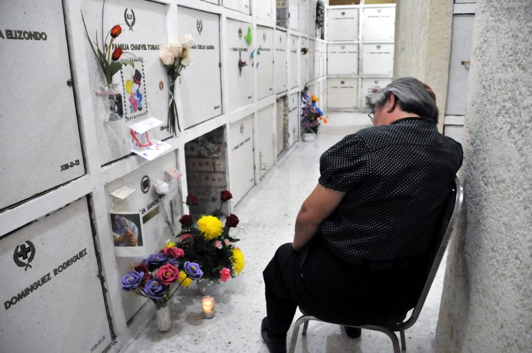 Apoya IMSS con gastos funerarios a familiares de asegurados o pensionados