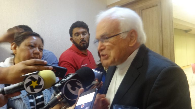 Atención a denuncias contra sacerdotes depende sólo de autoridades legales: Raúl Vera