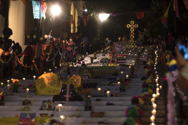 Buscarán empresarios saltillenses Récord Guiness con el altar de muertos más grande del mundo