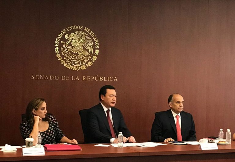 Osorio Chong y Félix Salgado se confrontan en el Senado por caso Ayotzinapa
