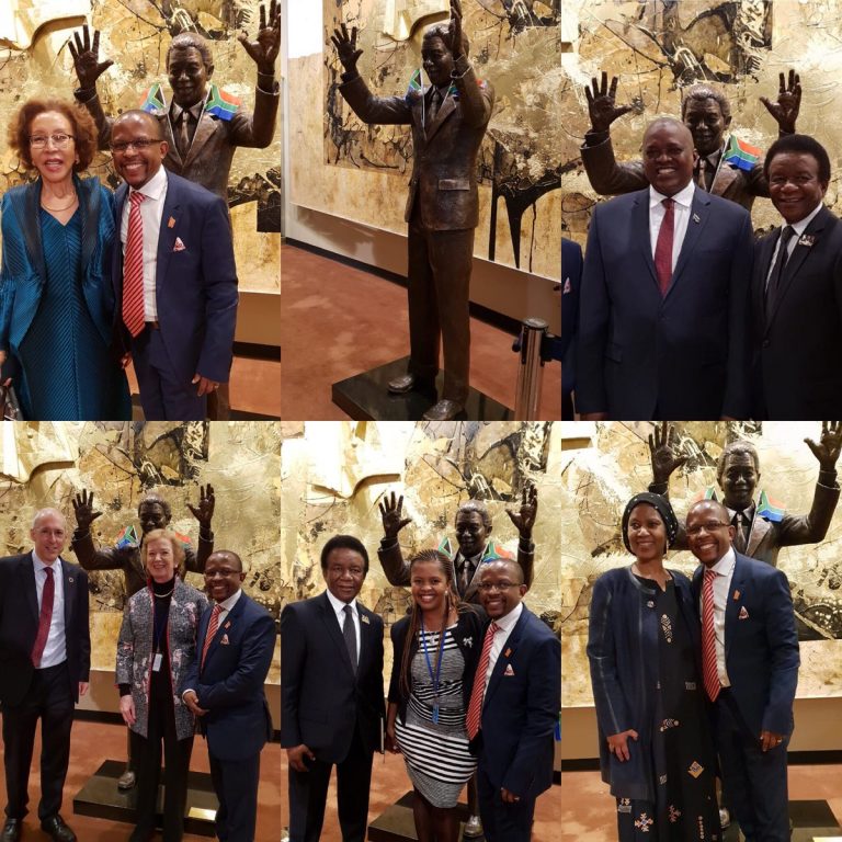 Develan estatua de Nelson Mandela en sede de ONU