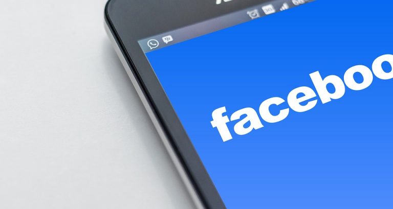 Facebook revela sistemas para detectar desnudos infantiles y ciberacoso a menores