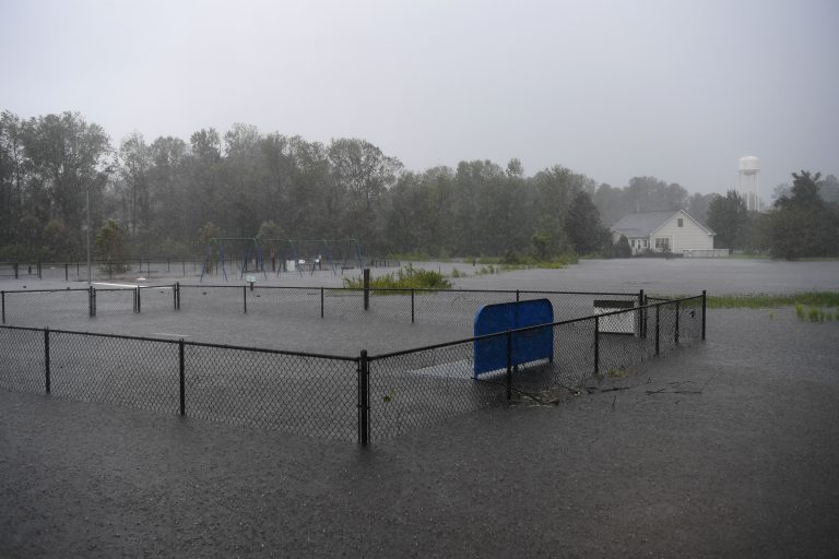 Tormenta Florence deja al menos 23 muertos en costa este de Estados Unidos