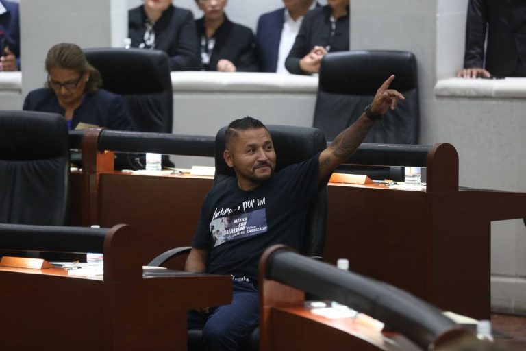 “El Mijis” llevará a un sacerdote al Congreso de SLP para “alejar las malas vibras”