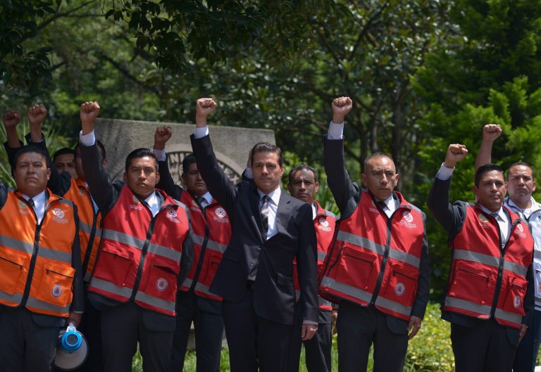 Reconoce Peña Nieto unión de población en sismo del 85 y del 19-S