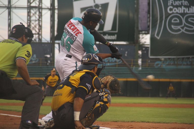 Rieleros de Aguascalientes gana 8 – 2 a Saraperos y empata la serie