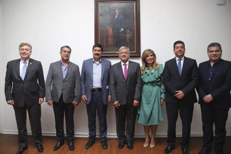 Se reúne López Obrador con gobernadores del norte de México