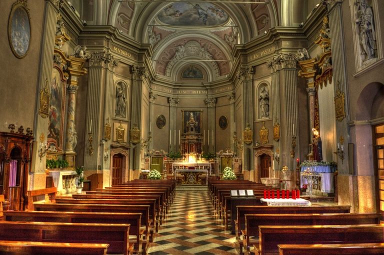 Un cura  acusado de agresión sexual se suicida en su propia iglesia