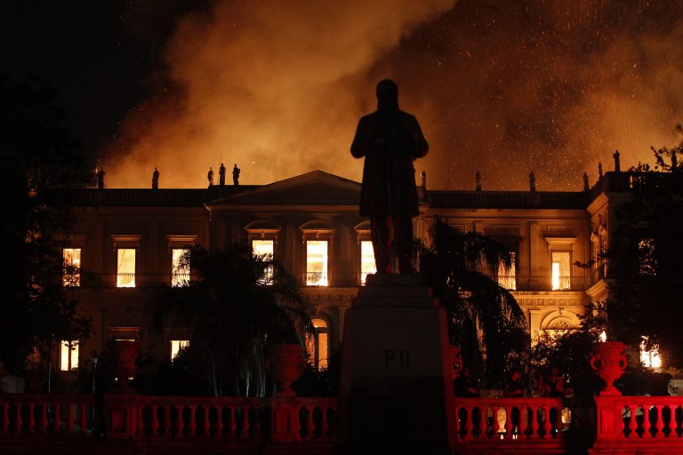 Un gran incendio acaba con el Museo Nacional de Brasil 