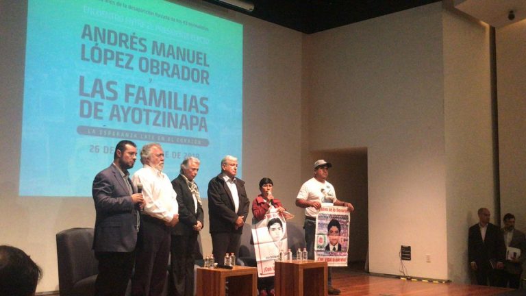 Va López Obrador por Comisión de la Verdad del caso Ayotzinapa