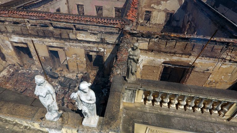 Brasil anuncia la reconstrucción del Museo Nacional tras el incendio que lo destruyó