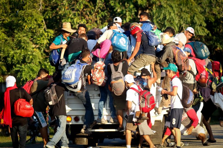 Se preparan para dar atención médica a caravana migrante