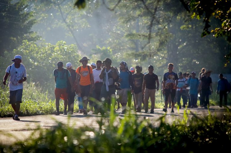 Sexta caravana migrante ingresa a Chiapas