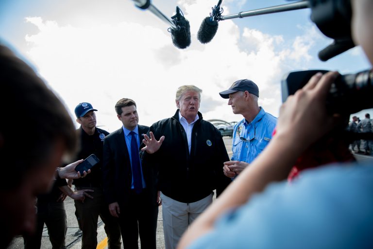 Trump advierte al presidente de Honduras: si caravana de migrantes no se detiene, se cancela la ayuda