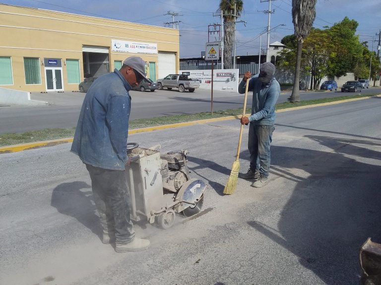 Arrancan obras de bacheo en Ramos Arizpe