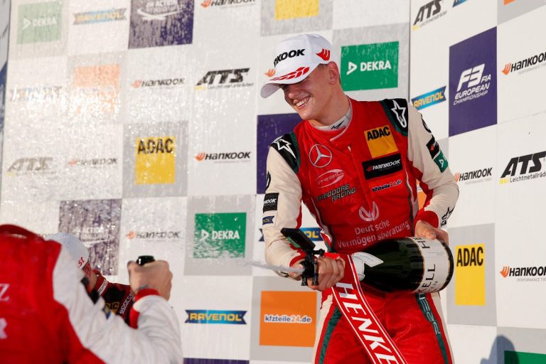 Mick Schumacher repite la hazaña de papá: campeón de F3