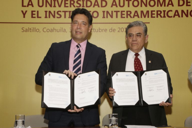 Firma UA de C Convenio de Colaboración con el IIDH