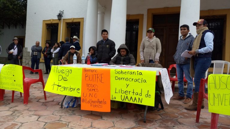 Inician huelga de hambre alumnos de la Narro, piden detener elección de rector