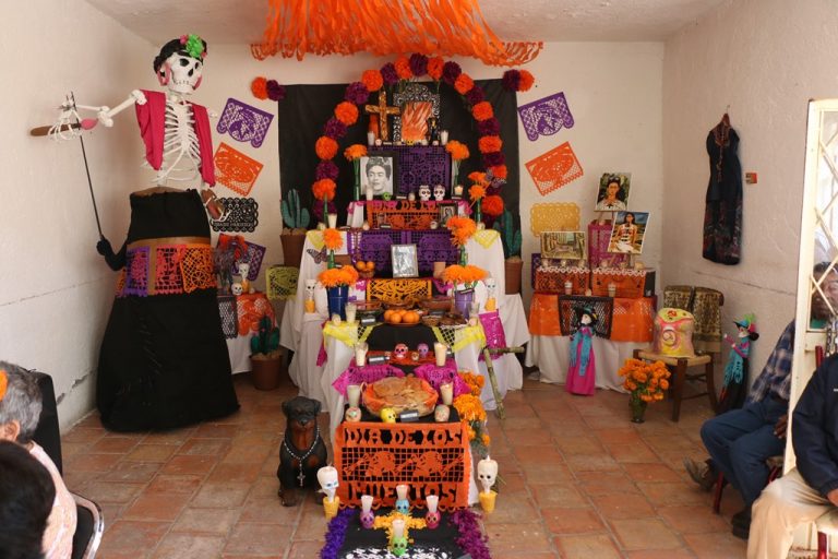 Preserva DIF Coahuila la tradición mexicana de altares de muertos