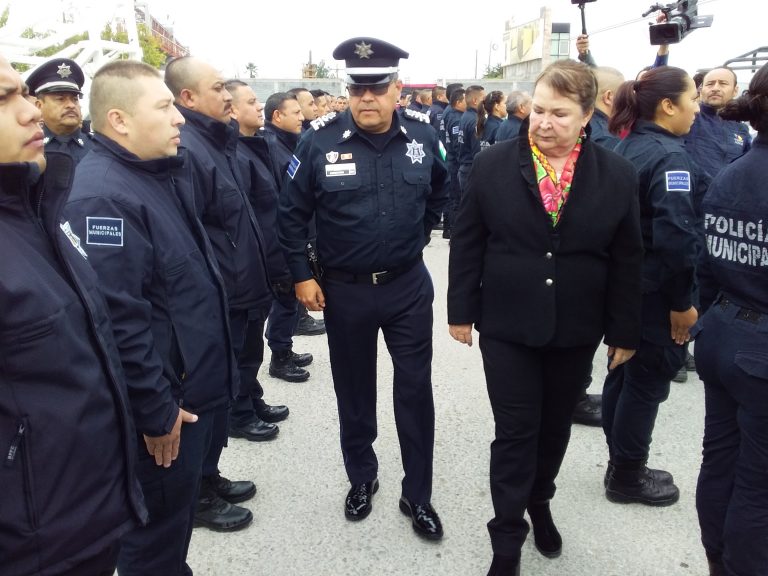 Tita Flores pasa revista en Seguridad Pública   